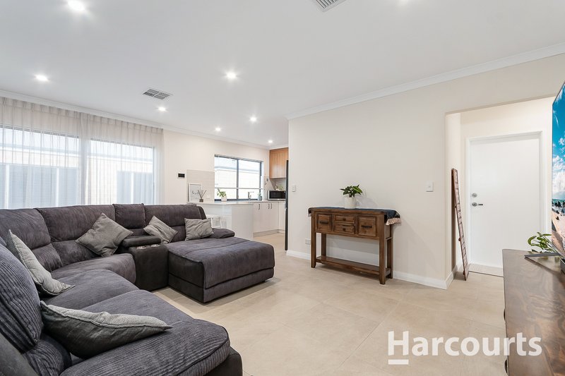 Photo - 55 Oval Vista, Ellenbrook WA 6069 - Image 6
