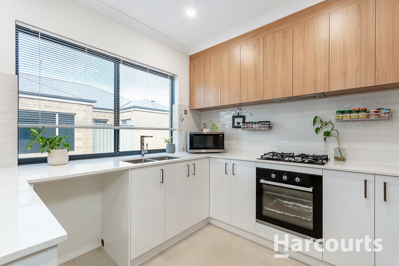 Photo - 55 Oval Vista, Ellenbrook WA 6069 - Image 9