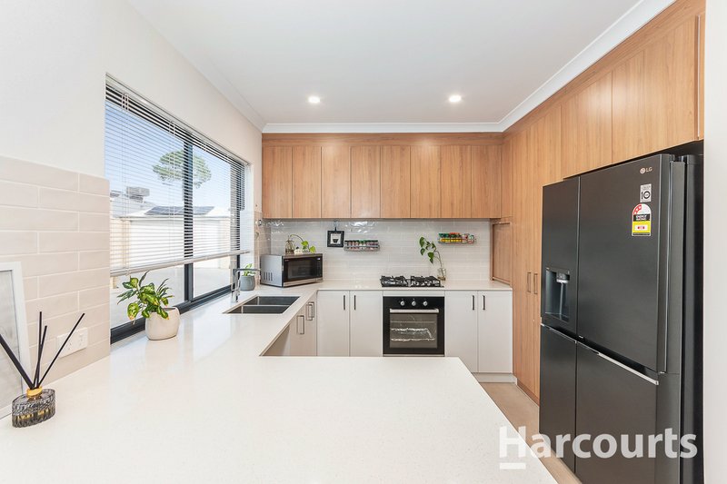 Photo - 55 Oval Vista, Ellenbrook WA 6069 - Image 11
