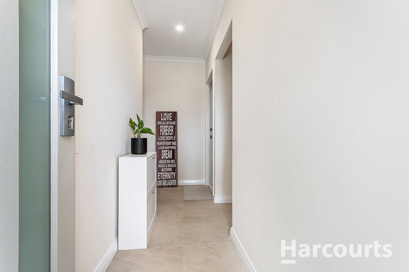 Photo - 55 Oval Vista, Ellenbrook WA 6069 - Image 13