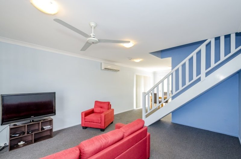 Photo - 5/5 Pacific Court, Kin Kora QLD 4680 - Image 3