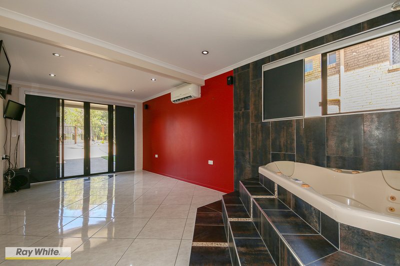 Photo - 55 Pamrick Crescent, Clontarf QLD 4019 - Image 9