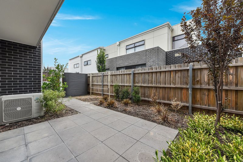 Photo - 55 Quarter Circuit, Springvale VIC 3171 - Image 12