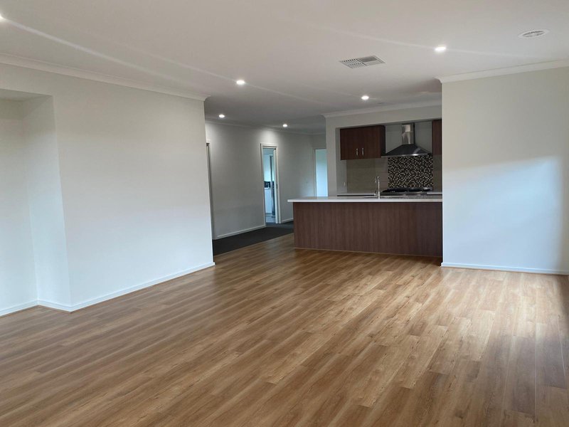 Photo - 55 Queensbridge Avenue, Tarneit VIC 3029 - Image 22