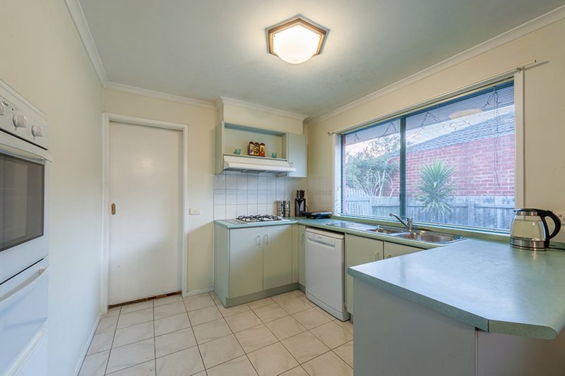 Photo - 55 Rearden Crescent, Roxburgh Park VIC 3064 - Image 2