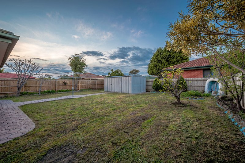 Photo - 55 Rearden Crescent, Roxburgh Park VIC 3064 - Image 7