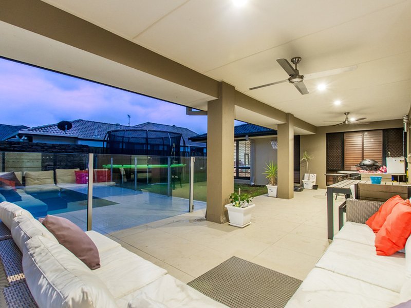 Photo - 55 Regatta Avenue, Oxenford QLD 4210 - Image 3