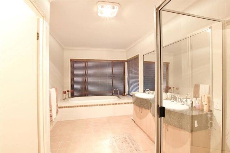 Photo - 55 Royal George Drive, Harrington Park NSW 2567 - Image 10