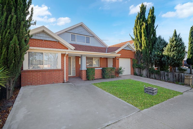 Photo - 55 Santa Cruz Boulevard, Roxburgh Park VIC 3064 - Image 2