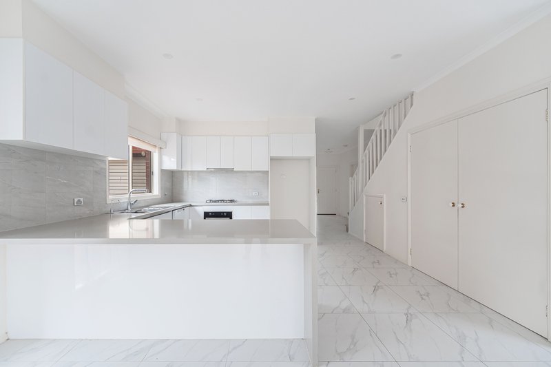 Photo - 55 Santa Cruz Boulevard, Roxburgh Park VIC 3064 - Image 7