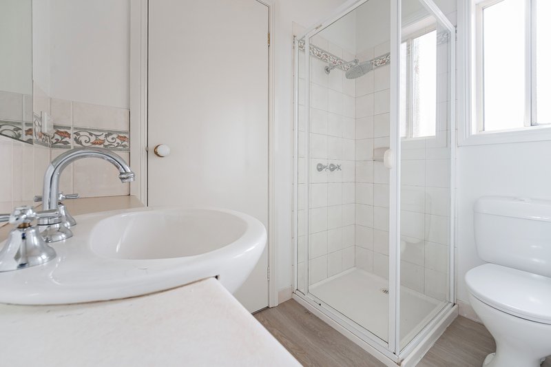 Photo - 55 Santa Cruz Boulevard, Roxburgh Park VIC 3064 - Image 10