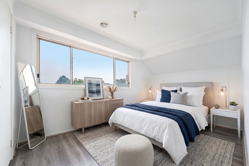 Photo - 55 Santa Cruz Boulevard, Roxburgh Park VIC 3064 - Image 11