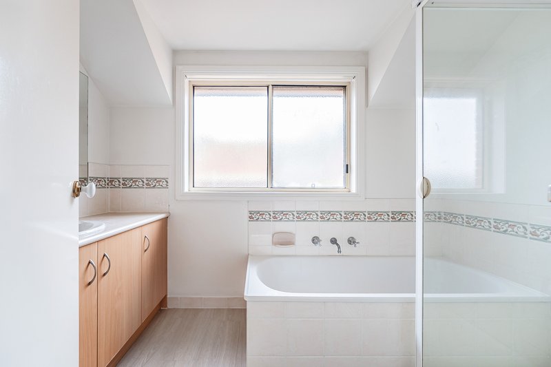 Photo - 55 Santa Cruz Boulevard, Roxburgh Park VIC 3064 - Image 13