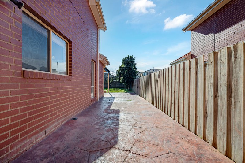 Photo - 55 Santa Cruz Boulevard, Roxburgh Park VIC 3064 - Image 15