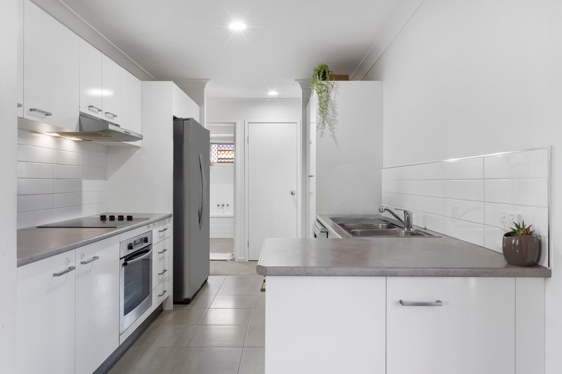 Photo - 55 Selwyn Street, North Booval QLD 4304 - Image 6