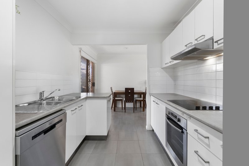 Photo - 55 Selwyn Street, North Booval QLD 4304 - Image 7