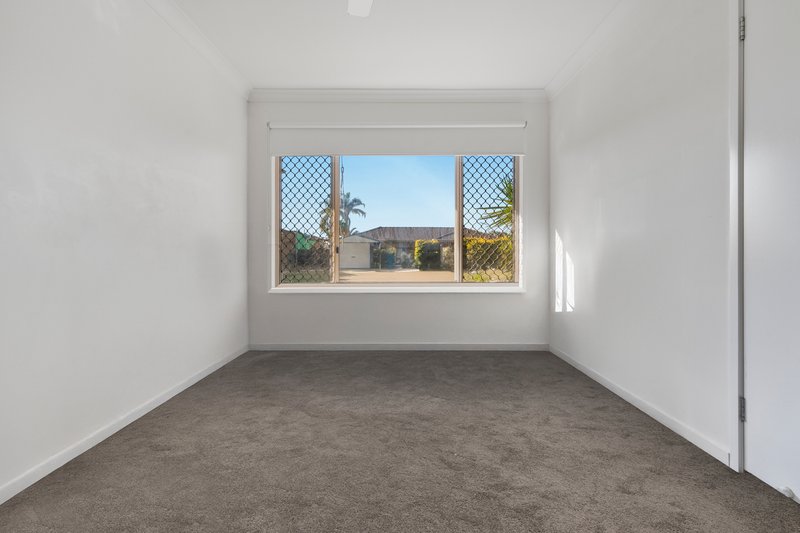 Photo - 55 Selwyn Street, North Booval QLD 4304 - Image 12