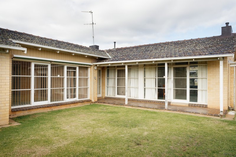 Photo - 55 Service Street, Tatura VIC 3616 - Image 16