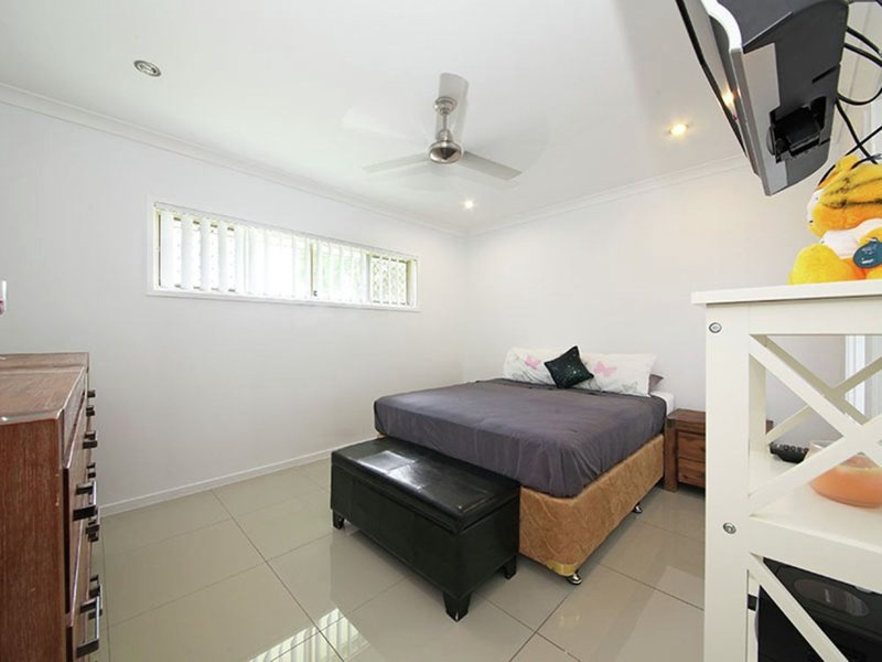 Photo - 55 Shimao Crescent, North Lakes QLD 4509 - Image 17