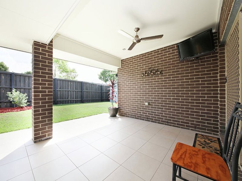 Photo - 55 Shimao Crescent, North Lakes QLD 4509 - Image 19