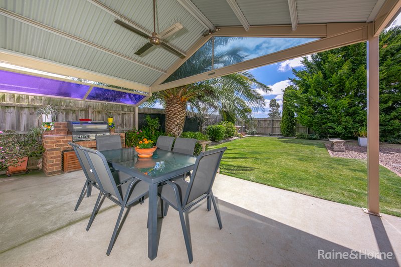 Photo - 55 Sorbonne Drive, Sunbury VIC 3429 - Image 14