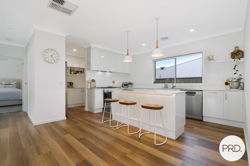 Photo - 55 Southgate Drive, Leneva VIC 3691 - Image 5