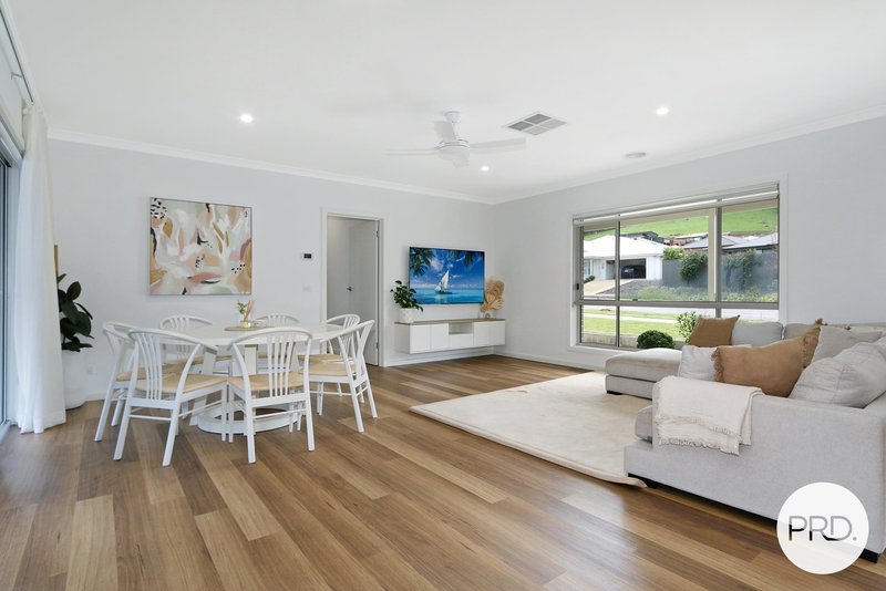 Photo - 55 Southgate Drive, Leneva VIC 3691 - Image 8