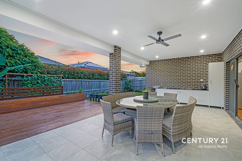 Photo - 55 Springbrook Boulevard, North Kellyville NSW 2155 - Image 11