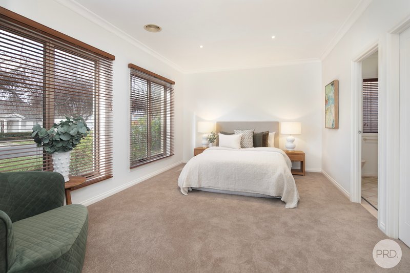 Photo - 55 St Michaels Place, Lake Gardens VIC 3355 - Image 4