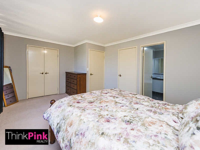 Photo - 55 Sugarwood Drive, Thornlie WA 6108 - Image 5