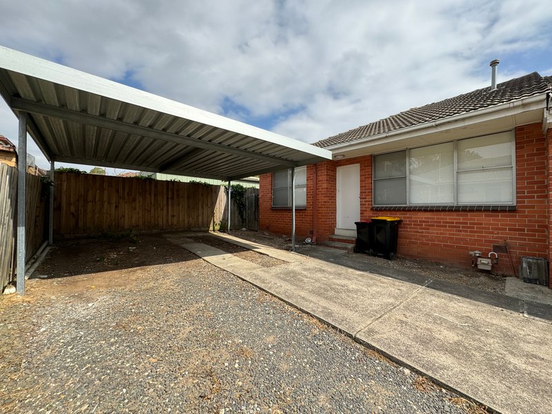 Photo - 5/5 Sutherland Road, Dandenong VIC 3175 - Image 1