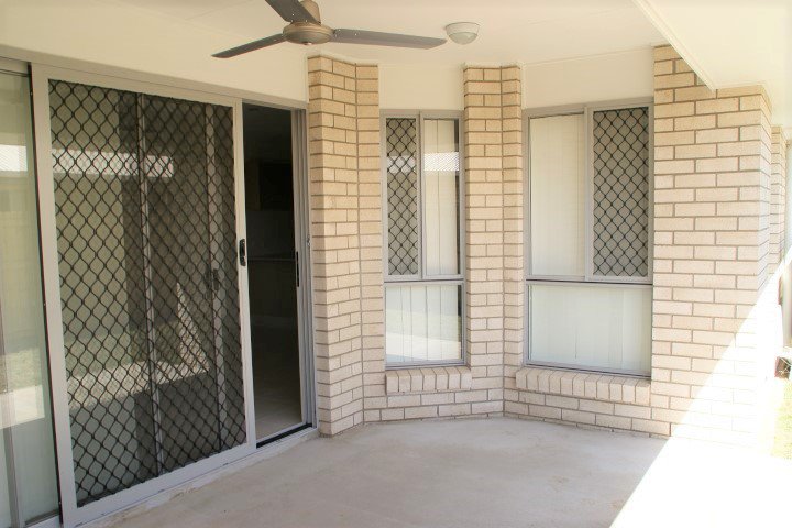 Photo - 55 Suttor Street, Nebo QLD 4742 - Image 12