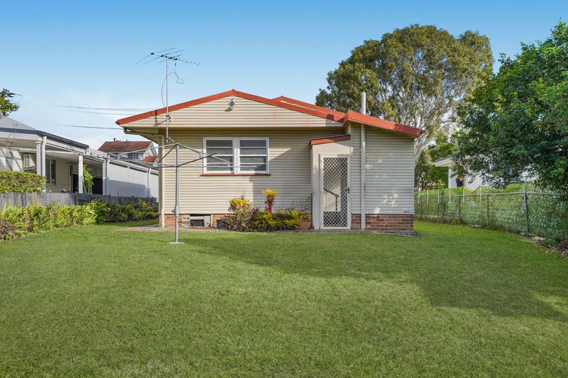 Photo - 55 Tarm Street, Wavell Heights QLD 4012 - Image 11