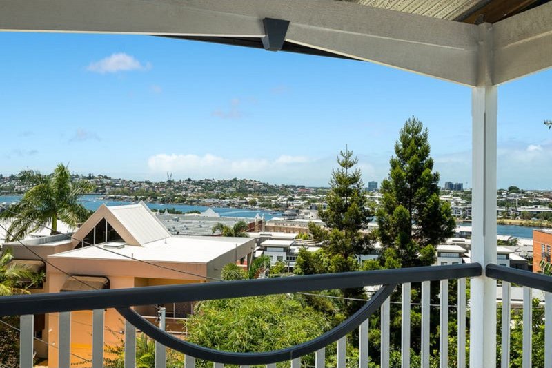 Photo - 55 Teneriffe Drive, Teneriffe QLD 4005 - Image 10
