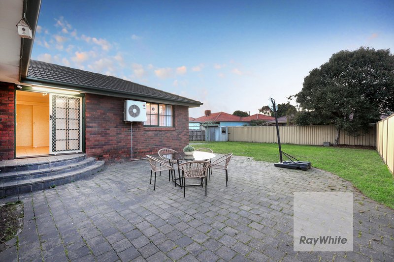 Photo - 55 The Circuit, Gladstone Park VIC 3043 - Image 17