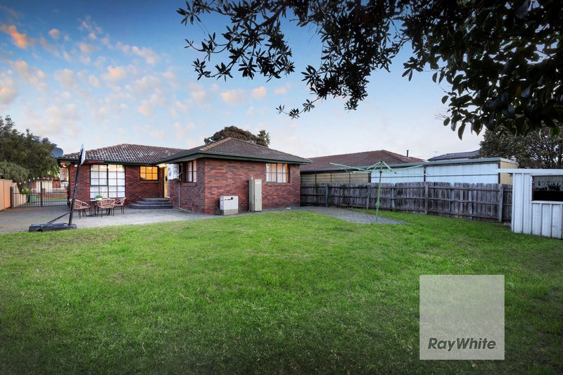 Photo - 55 The Circuit, Gladstone Park VIC 3043 - Image 18
