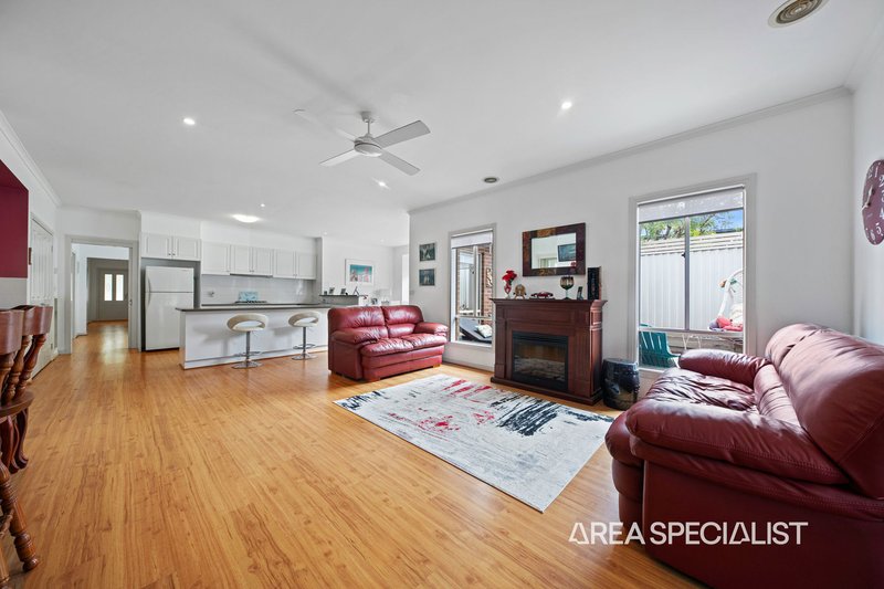 Photo - 55 The Circuit, Pakenham VIC 3810 - Image 6