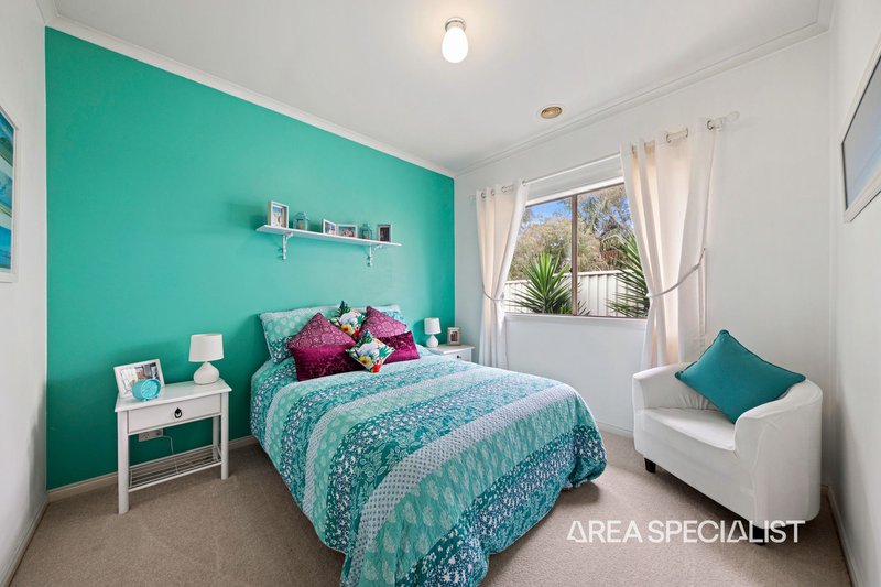 Photo - 55 The Circuit, Pakenham VIC 3810 - Image 12