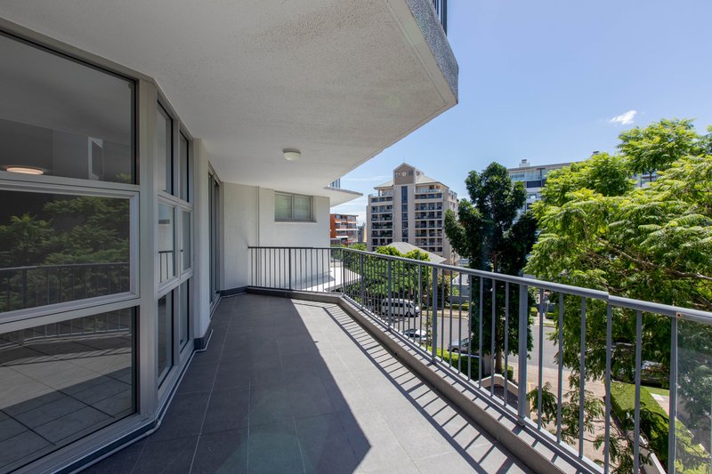 Photo - 55 Thorn Street, Kangaroo Point QLD 4169 - Image 7