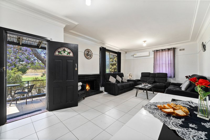 Photo - 55 Trafalgar Street, Peakhurst NSW 2210 - Image 3