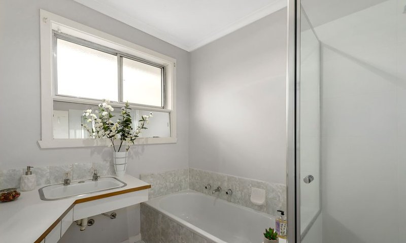 Photo - 5/5 Travellyn Court, Blackburn South VIC 3130 - Image 4