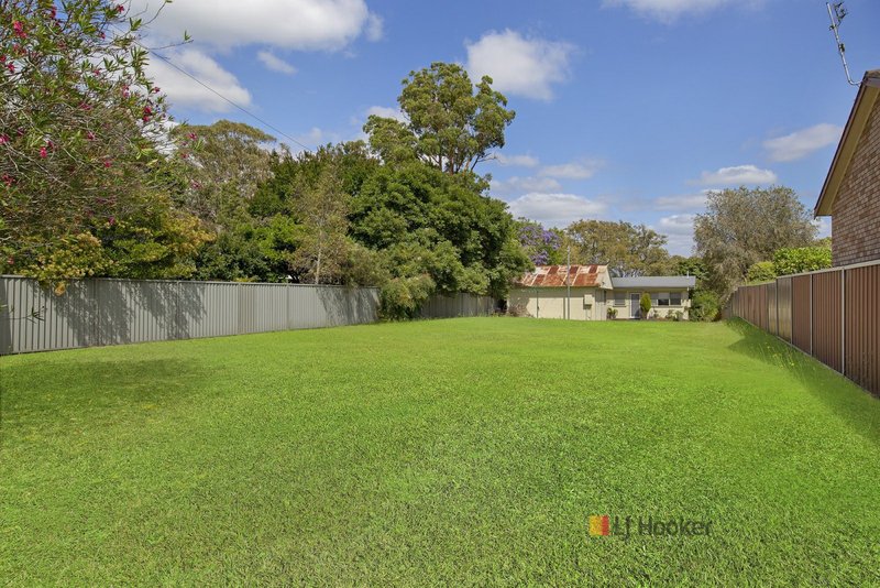 Photo - 55 Vales Road, Mannering Park NSW 2259 - Image 7