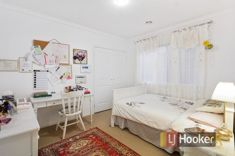 Photo - 55 Villella Drive, Pakenham VIC 3810 - Image 11