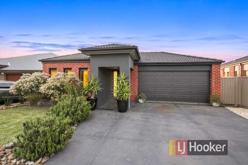 Photo - 55 Villella Drive, Pakenham VIC 3810 - Image 16