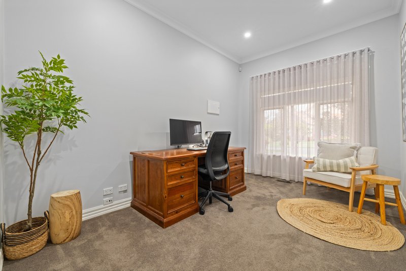 Photo - 55 Wakley Crescent, Wantirna South VIC 3152 - Image 12