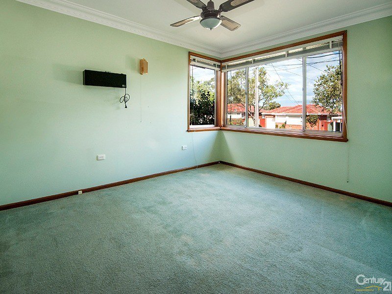 Photo - 55 Wall Avenue, Panania NSW 2213 - Image 4