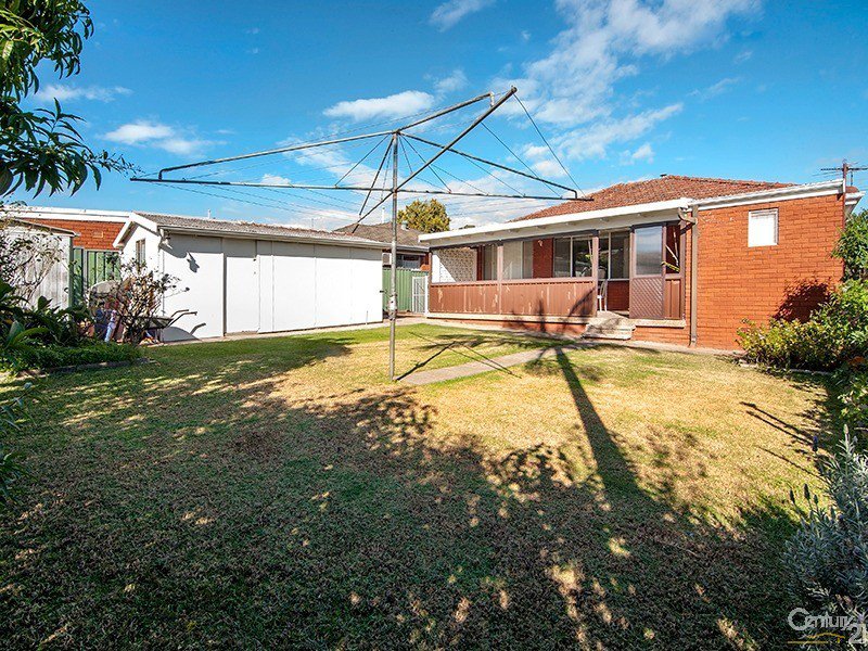 Photo - 55 Wall Avenue, Panania NSW 2213 - Image 6