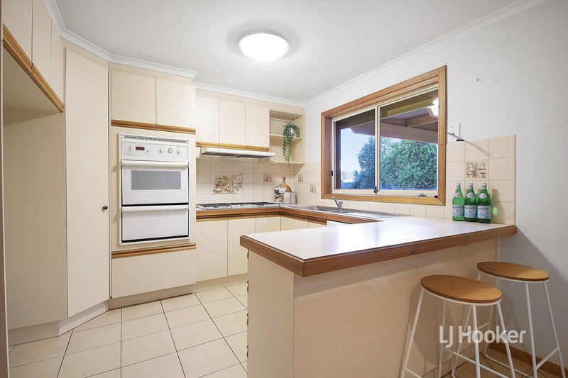 Photo - 55 Whitsunday Drive, Hoppers Crossing VIC 3029 - Image 8