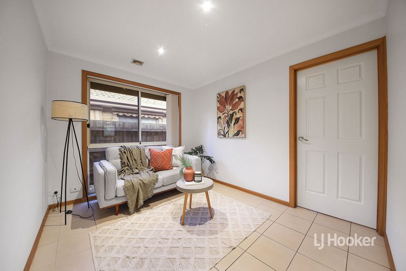 Photo - 55 Whitsunday Drive, Hoppers Crossing VIC 3029 - Image 10