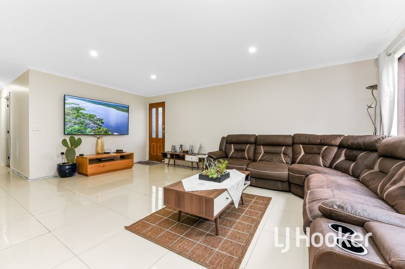 Photo - 55 Willow Drive, Hampton Park VIC 3976 - Image 2